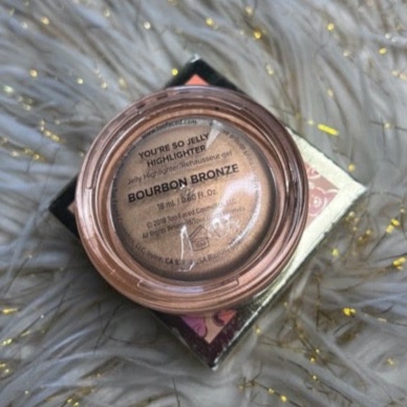 Too Faced Jelly Highlighter - Picture 6 of 6